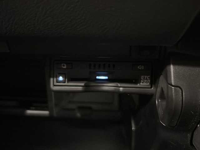 レクサス ＵＸ 250h Fスポーツ 熊本県 2019(平31)年 5万km ホワイトノーヴァガラスフレーク 禁煙車/ムーンルーフ/パノラミックビューモニター/Lexus Safety System＋/・プリクラッシュセーフティ/・レーントレーシングアシスト/・レーダークルーズコントロール/・オートハイビームアシスト/・ブラインドスポットモニター/・ヘッドアップディスプレイ/・クリアランスソナー/純正ナビ/・CD.DVD.SD.BT.USB/フルセグTV/黒本革シート/・前席パワーシート(シートメモリー付)/・前席シートヒーター/パワーバックドア/パドルシフト/ステアリングヒーター/ステアリングスイッチ/社外ドライブレコーダー（FR）/ビルトインETC2.0/LEDヘッドライト/LEDフォグランプ/電動パーキングブレーキ/オートホールド機能/純正18インチアルミホイール/純正フロアマット