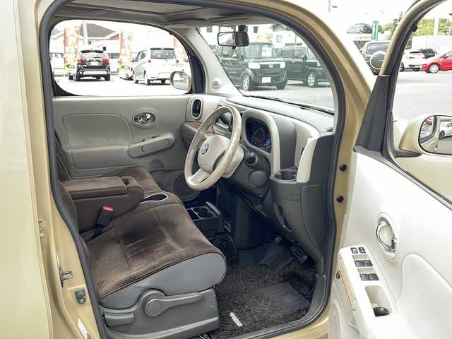 日産 キューブ 15G 山口県 2009(平21)年 17.6万km ベージュ 禁煙車　ローダウン　社外１５インチアルミホイール　ガラスルーフ　ベンチシート　純正ナビ　バックカメラ　フルセグＴＶ　スマートキー　プッシュスタート　ＥＴＣ　オートエアコン　電動格納ミラー　アームレスト
