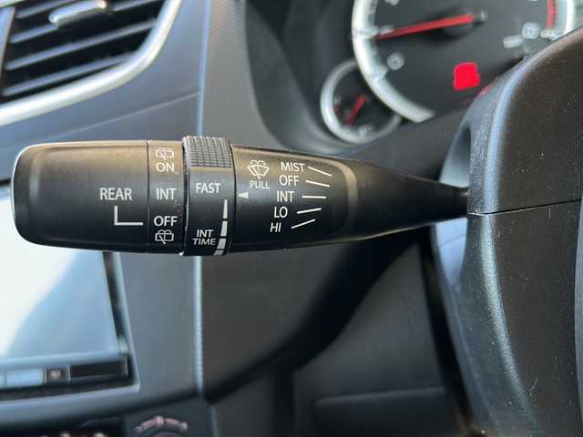 スズキ スイフト RS 静岡県 2015(平27)年 12.7万km ミネラルグレーM 社外ナビ/・FM/AM/・SD/・iPod/・フルセグTV/・USB/・Bluetooth/・CD/DVD/主要装備/・ＥＴＣ/・パドルシフト/・クルーズコントロール/・フォグランプ/・横滑り防止装置/・プッシュスタート/・オートエアコン/・１６インチ純正アルミ/・オートライト/・ステアリングスイッチ/・ＨＩＤライト