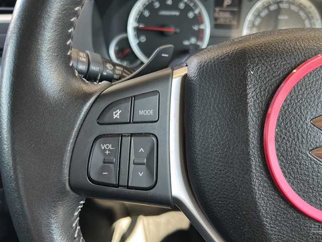 スズキ スイフト RS 静岡県 2015(平27)年 12.7万km ミネラルグレーM 社外ナビ/・FM/AM/・SD/・iPod/・フルセグTV/・USB/・Bluetooth/・CD/DVD/主要装備/・ＥＴＣ/・パドルシフト/・クルーズコントロール/・フォグランプ/・横滑り防止装置/・プッシュスタート/・オートエアコン/・１６インチ純正アルミ/・オートライト/・ステアリングスイッチ/・ＨＩＤライト