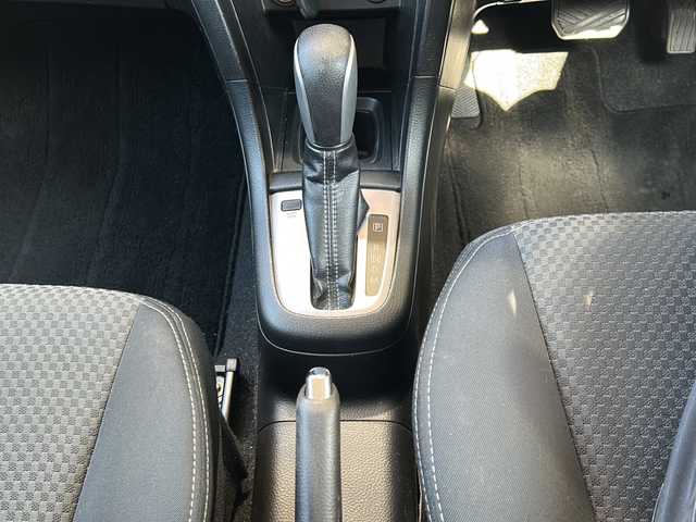 スズキ スイフト RS 静岡県 2015(平27)年 12.7万km ミネラルグレーM 社外ナビ/・FM/AM/・SD/・iPod/・フルセグTV/・USB/・Bluetooth/・CD/DVD/主要装備/・ＥＴＣ/・パドルシフト/・クルーズコントロール/・フォグランプ/・横滑り防止装置/・プッシュスタート/・オートエアコン/・１６インチ純正アルミ/・オートライト/・ステアリングスイッチ/・ＨＩＤライト