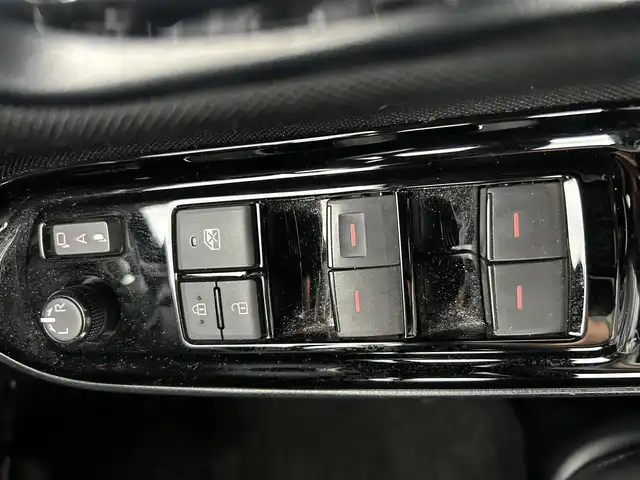 トヨタ ヴォクシー ZS 煌Ⅱ 熊本県 2020(令2)年 2.6万km ホワイトパールクリスタルシャイン 純正SDナビ/BT/フルセグ/CD/DVD/バックカメラ/両側パワースライドドア/クルーズコントロール/LEDオートライト/後部用モニター/サンシェード/純正16インチアルミホイール/ビルトインETC/ワンオーナー