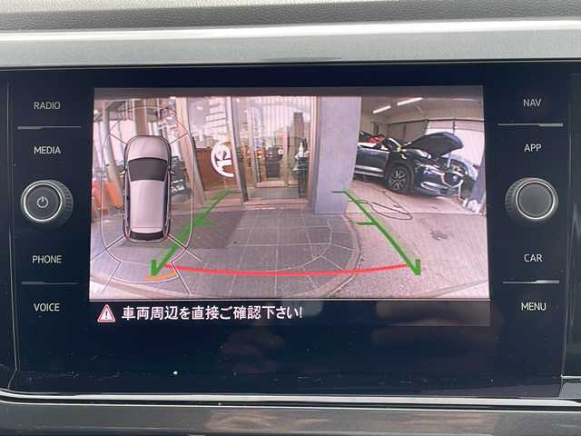 フォルクスワーゲン ポロ TSIハイライン 沖縄県 2018(平30)年 7万km ゴールド メーカーオプションナビ/バックカメラ/オーディオ（Ｂｌｕｅｔｏｏｔｈ、ＤＶＤ、ＣＤ）/ＥＴＣ/スマートキー/プッシュスタート/ステアリングスイッチ/パドルシフト/レーダークルーズコントロール/ＬＥＤヘッドライト/フォグライト/ウィンカーミラー