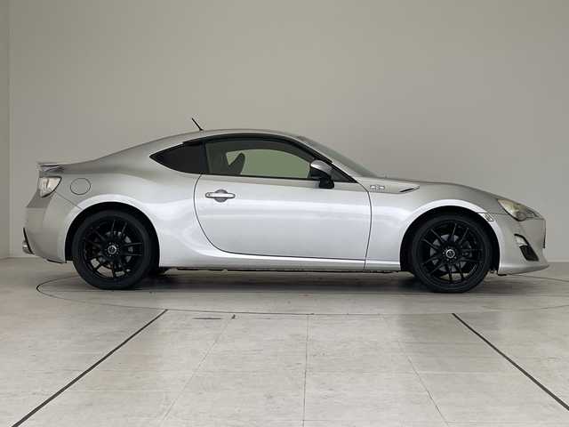 トヨタ ８６ GT リミテッド 愛知県 2012(平24)年 9.7万km シルバー 純正ナビ/シートヒーター/バックカメラ/コーナーセンサー/アルミホイール/LEDヘッドライト/パドルシフト/ETC/Bluetooth/スマートキー/プッシュスタート