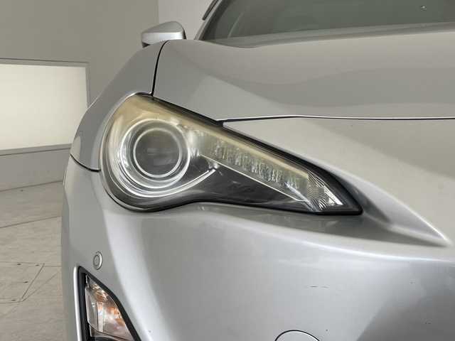 トヨタ ８６ GT リミテッド 愛知県 2012(平24)年 9.7万km シルバー 純正ナビ/シートヒーター/バックカメラ/コーナーセンサー/アルミホイール/LEDヘッドライト/パドルシフト/ETC/Bluetooth/スマートキー/プッシュスタート