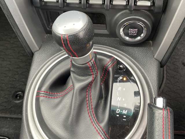 トヨタ ８６ GT リミテッド 愛知県 2012(平24)年 9.7万km シルバー 純正ナビ/シートヒーター/バックカメラ/コーナーセンサー/アルミホイール/LEDヘッドライト/パドルシフト/ETC/Bluetooth/スマートキー/プッシュスタート