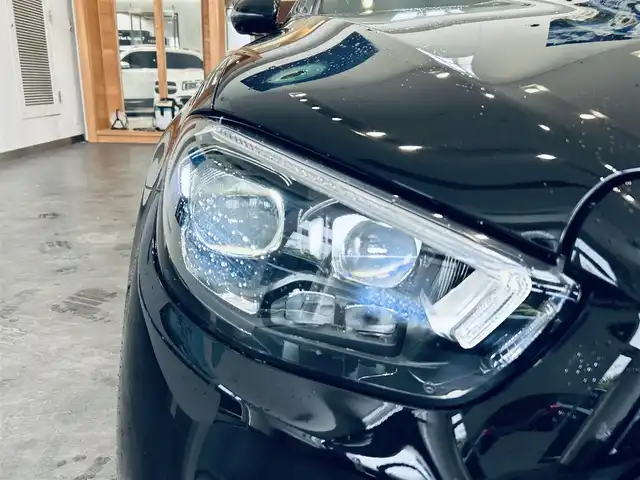 メルセデス・ベンツ Ｅ２００ スポーツ 大阪府 2020(令2)年 2万km オブシディアンブラック レザーエクスクルーシブP/レーダーセーフティP/ブルメスター/HUD/ACC/純正ナビ/TV/360度カメラ/applecarplay/純正19インチAW/LEDヘッドライト/アンビエントライト/電動リアゲート/ワイヤレス充電/黒革/メモリ付きパワーシート/シートヒーター/パフュームアトマイザー