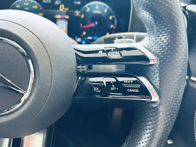 メルセデス・ベンツ Ｅ２００ スポーツ 大阪府 2020(令2)年 2万km オブシディアンブラック レザーエクスクルーシブP/レーダーセーフティP/ブルメスター/HUD/ACC/純正ナビ/TV/360度カメラ/applecarplay/純正19インチAW/LEDヘッドライト/アンビエントライト/電動リアゲート/ワイヤレス充電/黒革/メモリ付きパワーシート/シートヒーター/パフュームアトマイザー