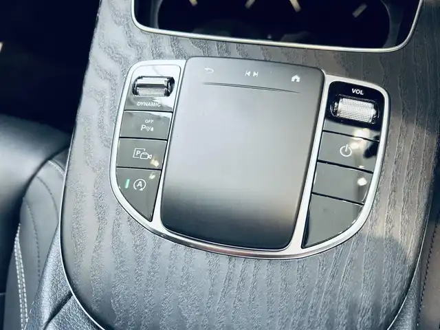 メルセデス・ベンツ Ｅ２００ スポーツ 大阪府 2020(令2)年 2万km オブシディアンブラック レザーエクスクルーシブP/レーダーセーフティP/ブルメスター/HUD/ACC/純正ナビ/TV/360度カメラ/applecarplay/純正19インチAW/LEDヘッドライト/アンビエントライト/電動リアゲート/ワイヤレス充電/黒革/メモリ付きパワーシート/シートヒーター/パフュームアトマイザー