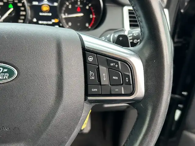 ランドローバー ランドローバー ディスカバリースポーツ　HSE 千葉県 2018(平30)年 6.8万km 黒 ７人乗　１オーナー　ナビ　バックカメラ　ブラックデザインパック　黒革シート メリディアンサウンド 電動リアドア ETC 電動シート シートヒーター ドラレコ フルセグ サイドステップ 19ブラックAW