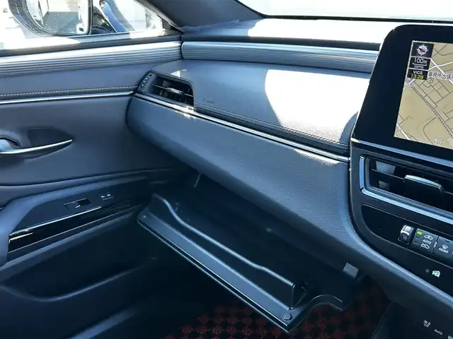 レクサス ＥＳ 300h Fスポーツ 福島県 2021(令3)年 1.2万km ホワイトノーヴァガラスフレーク ムーンルーフ/純正ナビ/(AM/FM/CD/DVD/SD/BT)/フルセグTV/Lexus Safety System＋/レーダークルーズコントロール/ヘッドアップディスプレイ/ブラインドスポットモニター/パノラミックビューモニター/パワーバックドア/前席パワーシート/前席シートヒーター/エアシート/ステアリングヒーター/LEDオートライト/ETC2.0/プッシュスタート/オレンジブレーキキャリパー