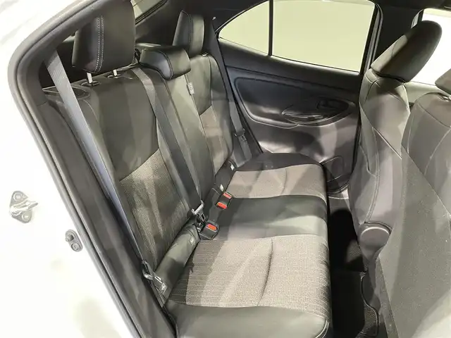 トヨタ ヤリスクロス ハイブリッド Z 愛知県 2022(令4)年 2.2万km プラチナホワイトパールマイカ 純正ナビ/（Bluetooth/AM/FM）/衝突軽減ブレーキ/アラウンドビューモニター/レーダークルーズコントロール/ビルトインETC/シートヒーター/LEDヘッドライト/バックカメラ/ドライブレコーダー/ステアリングヒーター/パワーヒート/コーナーセンサー/レーンキープアシスト/パーキングアシスト/プッシュスタート/スマートキー/純正フロアマット/純正18インチアルミホイール/オートライト