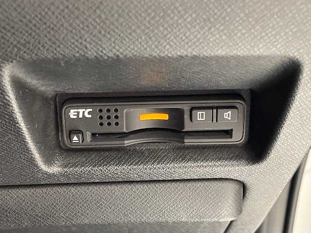 ホンダ ステップワゴン スパーダ S 宮城県 2015(平27)年 6.5万km ホワイトオーキッドパール 純正ナビ/（型番：VXM-155VFNi）/・バックカメラ/・Bluetooth/CD/DVD/・USB入力端子/HDMI/・純正ビルトインETC/・社外ドライブレコーダー/クルーズコントロール/片側パワースライドドア/プッシュスタート/アイドリングストップ/パドルシフト/3列シート/・ベンチシート/HIDヘッドライト/・オートライト/・フォグライト/純正アルミホイール/純正フロアマット