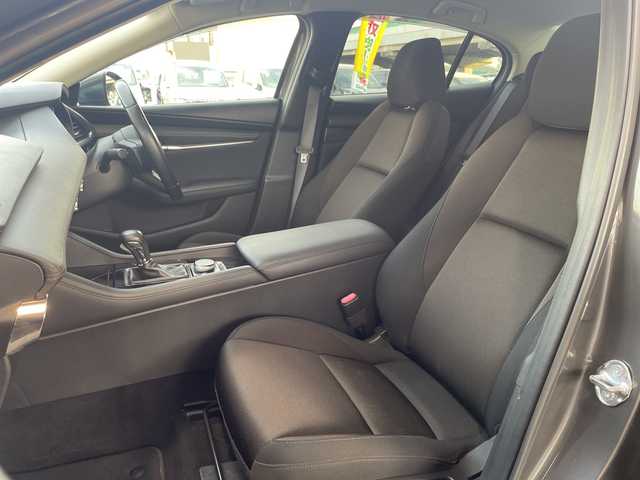 マツダ マツダ３セダン XD プロアクティブ 兵庫県 2019(令1)年 4.9万km マシーングレープレミアムM 純正ナビ/（CD/DVD/BT/フルセグTV）/全方位カメラ/ETC/純正フロアマット/コーナーセンサー/LEDヘッドライト/AUTOライト/スマートキー/スペアキー/保証書/取扱説明書