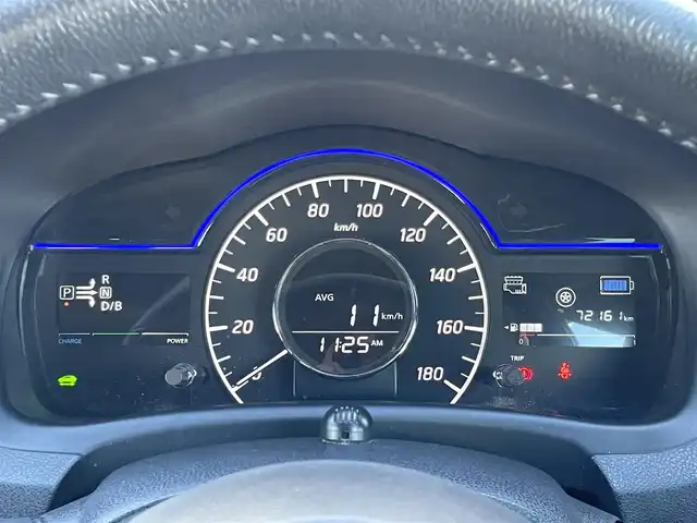 日産 ノート e－パワー メダリスト 群馬県 2016(平28)年 7.3万km ブリリアントホワイトパール 安全装備/・衝突軽減ブレーキ/・レーンキープアシスト/・横滑り防止/・オートライト/純正7インチワイドナビ/・AM/FM/フルセグTV/・Bluetooth/USB/バックカメラ/純正ドライブレコーダー/ETC/LEDヘッドライト/LEDフォグランプ/インパルフルエアロ/インパルドアバイザー/インパルマフラー/純正フロアマット/スマートキー/プッシュスタート