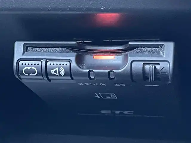 日産 ノート e－パワー メダリスト 群馬県 2016(平28)年 7.3万km ブリリアントホワイトパール 安全装備/・衝突軽減ブレーキ/・レーンキープアシスト/・横滑り防止/・オートライト/純正7インチワイドナビ/・AM/FM/フルセグTV/・Bluetooth/USB/バックカメラ/純正ドライブレコーダー/ETC/LEDヘッドライト/LEDフォグランプ/インパルフルエアロ/インパルドアバイザー/インパルマフラー/純正フロアマット/スマートキー/プッシュスタート