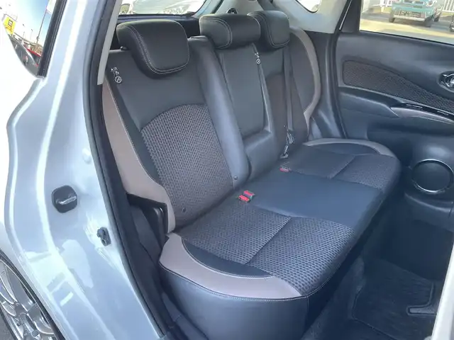 日産 ノート e－パワー メダリスト 群馬県 2016(平28)年 7.3万km ブリリアントホワイトパール 安全装備/・衝突軽減ブレーキ/・レーンキープアシスト/・横滑り防止/・オートライト/純正7インチワイドナビ/・AM/FM/フルセグTV/・Bluetooth/USB/バックカメラ/純正ドライブレコーダー/ETC/LEDヘッドライト/LEDフォグランプ/インパルフルエアロ/インパルドアバイザー/インパルマフラー/純正フロアマット/スマートキー/プッシュスタート