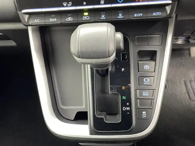 トヨタ ヴォクシー S－G 熊本県 2023(令5)年 5.5万km ホワイトパールクリスタルシャイン 純正10インチナビ（ＣＤ・ＤＶＤ・フルセグ・ＢＴ・ＡｐｐｌＣａｒＰｌａｙ・ＡｎｄｒｏｉｄＡｕｔｏ・ＨＤＭＩ）/純正フリップダウンモニター　/バックカメラ　/ビルトインＥＴＣ２．０　/トヨタセーフティーセンス/・プリクラッシュセーフティ/・レーンディパーチャーアラート/・プロアクティブドライビングアシスト/・駐車時支援パーキングサポートシステム/・レーダークルーズコントロール/・ロードサインアシスト/横滑り防止/片側パワースライドドア/前後クリアランスソナー/社外フロアマット/純正16インチAW/オートライト/オートマチックハイビーム/LEDヘッドライト/スマートキー/プッシュスタート/保証書/取扱説明書