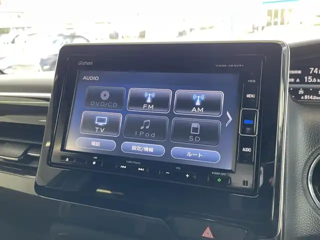 ホンダ Ｎ ＢＯＸ カスタム G L ターボ ホンダセンシング 千葉県 2018(平30)年 9.2万km ルナシルバーM Honda SENSING/・衝突軽減ブレーキ/・発進抑制機能/・後方誤発進抑制機能/・歩行者事故低減ステアリング/・路外逸脱抑制機能/・ACC〈アダプティブ・クルーズ・コントロール〉/・オートハイビーム/・先行車発進お知らせ機能/・標識認識機能/サイドエアバッグ/カーテンエアバッグシステム/ナビ装着スペシャルパッケージ＋ETC車載機/・AM/FM/地デジ/BTオーディオ/CD/DVD/両側パワースライドドア/ハーフレザーシート/リアサンシェード/パドルシフト/ドライブレコーダー/プッシュスタート/スマートキー/ブラック塗装＋切削 15インチアルミホイール/プライムスムース＆トリコットコンビシート/LEDヘッドランプ/保証書/取扱説明書/スペアキー