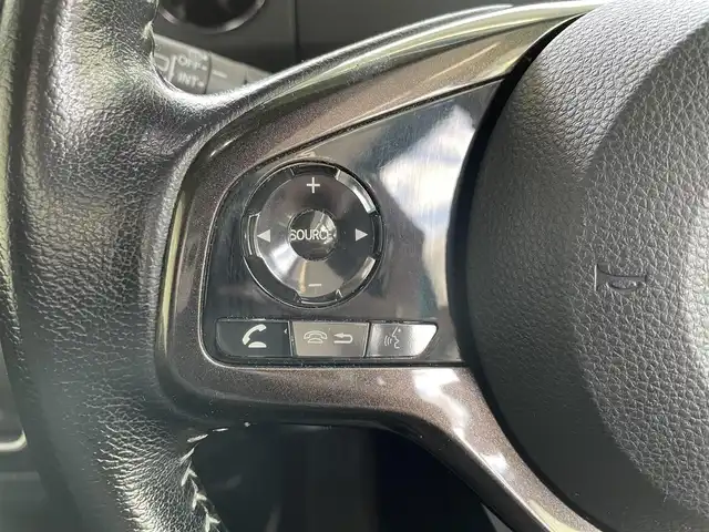 ホンダ Ｎ ＢＯＸ カスタム G L ターボ ホンダセンシング 千葉県 2018(平30)年 9.2万km ルナシルバーM Honda SENSING/・衝突軽減ブレーキ/・発進抑制機能/・後方誤発進抑制機能/・歩行者事故低減ステアリング/・路外逸脱抑制機能/・ACC〈アダプティブ・クルーズ・コントロール〉/・オートハイビーム/・先行車発進お知らせ機能/・標識認識機能/サイドエアバッグ/カーテンエアバッグシステム/ナビ装着スペシャルパッケージ＋ETC車載機/・AM/FM/地デジ/BTオーディオ/CD/DVD/両側パワースライドドア/ハーフレザーシート/リアサンシェード/パドルシフト/ドライブレコーダー/プッシュスタート/スマートキー/ブラック塗装＋切削 15インチアルミホイール/プライムスムース＆トリコットコンビシート/LEDヘッドランプ/保証書/取扱説明書/スペアキー