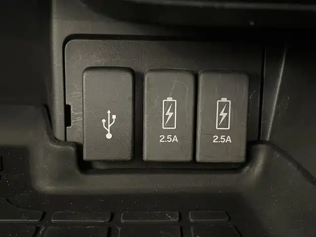 ホンダ Ｎ ＢＯＸ カスタム G L ターボ ホンダセンシング 千葉県 2018(平30)年 9.2万km ルナシルバーM Honda SENSING/・衝突軽減ブレーキ/・発進抑制機能/・後方誤発進抑制機能/・歩行者事故低減ステアリング/・路外逸脱抑制機能/・ACC〈アダプティブ・クルーズ・コントロール〉/・オートハイビーム/・先行車発進お知らせ機能/・標識認識機能/サイドエアバッグ/カーテンエアバッグシステム/ナビ装着スペシャルパッケージ＋ETC車載機/・AM/FM/地デジ/BTオーディオ/CD/DVD/両側パワースライドドア/ハーフレザーシート/リアサンシェード/パドルシフト/ドライブレコーダー/プッシュスタート/スマートキー/ブラック塗装＋切削 15インチアルミホイール/プライムスムース＆トリコットコンビシート/LEDヘッドランプ/保証書/取扱説明書/スペアキー