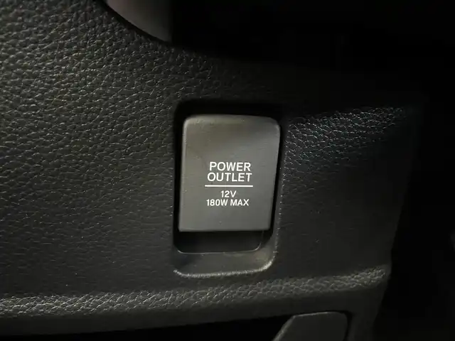 ホンダ Ｎ ＢＯＸ カスタム G L ターボ ホンダセンシング 千葉県 2018(平30)年 9.2万km ルナシルバーM Honda SENSING/・衝突軽減ブレーキ/・発進抑制機能/・後方誤発進抑制機能/・歩行者事故低減ステアリング/・路外逸脱抑制機能/・ACC〈アダプティブ・クルーズ・コントロール〉/・オートハイビーム/・先行車発進お知らせ機能/・標識認識機能/サイドエアバッグ/カーテンエアバッグシステム/ナビ装着スペシャルパッケージ＋ETC車載機/・AM/FM/地デジ/BTオーディオ/CD/DVD/両側パワースライドドア/ハーフレザーシート/リアサンシェード/パドルシフト/ドライブレコーダー/プッシュスタート/スマートキー/ブラック塗装＋切削 15インチアルミホイール/プライムスムース＆トリコットコンビシート/LEDヘッドランプ/保証書/取扱説明書/スペアキー