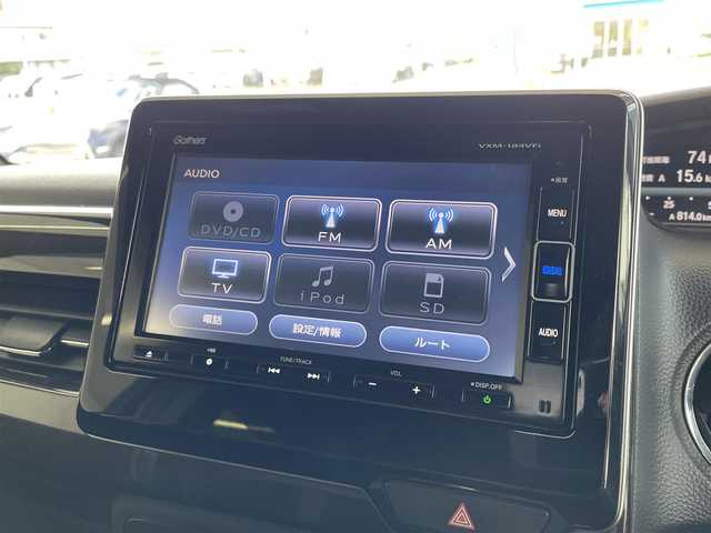 ホンダ Ｎ ＢＯＸ カスタム G L ターボ ホンダセンシング 千葉県 2018(平30)年 9.2万km ルナシルバーM 外部検査済み/Honda SENSING/・衝突軽減ブレーキ/・発進抑制機能/・後方誤発進抑制機能/・歩行者事故低減ステアリング/・路外逸脱抑制機能/・ACC〈アダプティブ・クルーズ・コントロール〉/・オートハイビーム/・先行車発進お知らせ機能/・標識認識機能/サイドエアバッグ/カーテンエアバッグシステム/ナビ装着スペシャルパッケージ＋ETC車載機/・AM/FM/地デジ/BTオーディオ/CD/DVD/両側パワースライドドア/ハーフレザーシート/リアサンシェード/パドルシフト/ドライブレコーダー/プッシュスタート/スマートキー/ブラック塗装＋切削 15インチアルミホイール/プライムスムース＆トリコットコンビシート/LEDヘッドランプ/保証書/取扱説明書/スペアキー