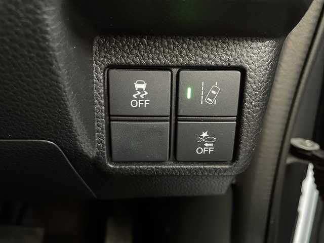 ホンダ Ｎ ＢＯＸ カスタム G L ターボ ホンダセンシング 千葉県 2018(平30)年 9.2万km ルナシルバーM 外部検査済み/Honda SENSING/・衝突軽減ブレーキ/・発進抑制機能/・後方誤発進抑制機能/・歩行者事故低減ステアリング/・路外逸脱抑制機能/・ACC〈アダプティブ・クルーズ・コントロール〉/・オートハイビーム/・先行車発進お知らせ機能/・標識認識機能/サイドエアバッグ/カーテンエアバッグシステム/ナビ装着スペシャルパッケージ＋ETC車載機/・AM/FM/地デジ/BTオーディオ/CD/DVD/両側パワースライドドア/ハーフレザーシート/リアサンシェード/パドルシフト/ドライブレコーダー/プッシュスタート/スマートキー/ブラック塗装＋切削 15インチアルミホイール/プライムスムース＆トリコットコンビシート/LEDヘッドランプ/保証書/取扱説明書/スペアキー