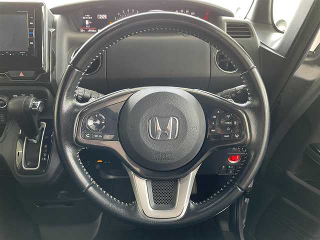 ホンダ Ｎ ＢＯＸ カスタム G L ターボ ホンダセンシング 千葉県 2018(平30)年 9.2万km ルナシルバーM 外部検査済み/Honda SENSING/・衝突軽減ブレーキ/・発進抑制機能/・後方誤発進抑制機能/・歩行者事故低減ステアリング/・路外逸脱抑制機能/・ACC〈アダプティブ・クルーズ・コントロール〉/・オートハイビーム/・先行車発進お知らせ機能/・標識認識機能/サイドエアバッグ/カーテンエアバッグシステム/ナビ装着スペシャルパッケージ＋ETC車載機/・AM/FM/地デジ/BTオーディオ/CD/DVD/両側パワースライドドア/ハーフレザーシート/リアサンシェード/パドルシフト/ドライブレコーダー/プッシュスタート/スマートキー/ブラック塗装＋切削 15インチアルミホイール/プライムスムース＆トリコットコンビシート/LEDヘッドランプ/保証書/取扱説明書/スペアキー