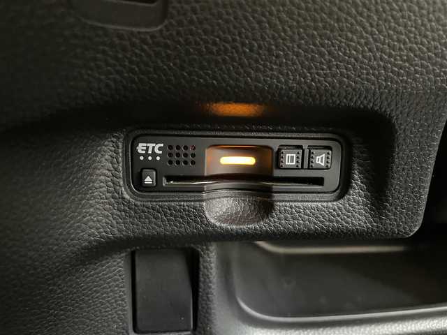 ホンダ Ｎ ＢＯＸ カスタム G L ターボ ホンダセンシング 千葉県 2018(平30)年 9.2万km ルナシルバーM 外部検査済み/Honda SENSING/・衝突軽減ブレーキ/・発進抑制機能/・後方誤発進抑制機能/・歩行者事故低減ステアリング/・路外逸脱抑制機能/・ACC〈アダプティブ・クルーズ・コントロール〉/・オートハイビーム/・先行車発進お知らせ機能/・標識認識機能/サイドエアバッグ/カーテンエアバッグシステム/ナビ装着スペシャルパッケージ＋ETC車載機/・AM/FM/地デジ/BTオーディオ/CD/DVD/両側パワースライドドア/ハーフレザーシート/リアサンシェード/パドルシフト/ドライブレコーダー/プッシュスタート/スマートキー/ブラック塗装＋切削 15インチアルミホイール/プライムスムース＆トリコットコンビシート/LEDヘッドランプ/保証書/取扱説明書/スペアキー