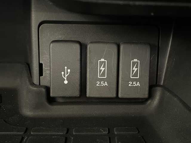 ホンダ Ｎ ＢＯＸ カスタム G L ターボ ホンダセンシング 千葉県 2018(平30)年 9.2万km ルナシルバーM 外部検査済み/Honda SENSING/・衝突軽減ブレーキ/・発進抑制機能/・後方誤発進抑制機能/・歩行者事故低減ステアリング/・路外逸脱抑制機能/・ACC〈アダプティブ・クルーズ・コントロール〉/・オートハイビーム/・先行車発進お知らせ機能/・標識認識機能/サイドエアバッグ/カーテンエアバッグシステム/ナビ装着スペシャルパッケージ＋ETC車載機/・AM/FM/地デジ/BTオーディオ/CD/DVD/両側パワースライドドア/ハーフレザーシート/リアサンシェード/パドルシフト/ドライブレコーダー/プッシュスタート/スマートキー/ブラック塗装＋切削 15インチアルミホイール/プライムスムース＆トリコットコンビシート/LEDヘッドランプ/保証書/取扱説明書/スペアキー