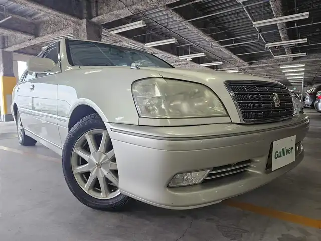 トヨタ クラウン ロイヤル ロイヤルサルーン プレミアム 香川県 2002(平14)年 7.3万km ホワイトパールクリスタルシャイン/シルバーマイカM 純正ナビTV/ETC/クルーズコントロール/HIDヘッドランプ/オートライト/オートエアコン/革巻きステアリング/前席パワーシート/純正16インチアルミホイール/禁煙車