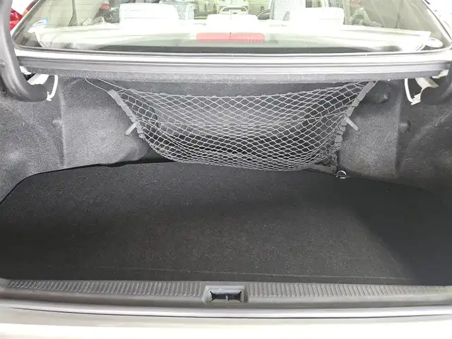 トヨタ クラウン ロイヤル ロイヤルサルーン プレミアム 香川県 2002(平14)年 7.3万km ホワイトパールクリスタルシャイン/シルバーマイカM 純正ナビTV/ETC/クルーズコントロール/HIDヘッドランプ/オートライト/オートエアコン/革巻きステアリング/前席パワーシート/純正16インチアルミホイール/禁煙車