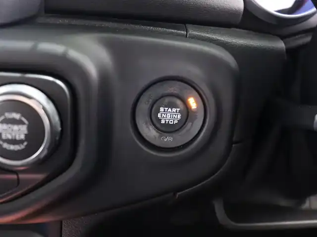 クライスラー・ジープ ジープ ラングラー アンリミテッド オーバーランド 静岡県 2019(令1)年 5.9万km ブラック 純正ナビTV/F・左S・Rカメラ/Mopar製ハードトップヘッドライナー/ALPINE製サブウーハー/ACC/BSM/ParkSenseフロント・リアパークアシスト/ETC2.0/ドライブレコーダー前後/純正LEDヘッドライト/黒革シート/前席シートヒーター/ステアリングヒーター/純正18インチアルミホイール/ヒルディセントコントロール/リア5面プライバシーガラス/背面タイヤハードカバー/サイドステップ/スマートキーx2