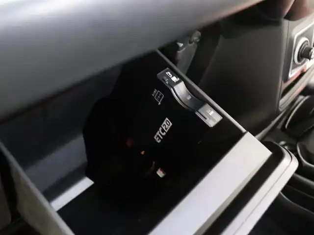 クライスラー・ジープ ジープ ラングラー アンリミテッド オーバーランド 静岡県 2019(令1)年 5.9万km ブラック 純正ナビTV/F・左S・Rカメラ/Mopar製ハードトップヘッドライナー/ALPINE製サブウーハー/ACC/BSM/ParkSenseフロント・リアパークアシスト/ETC2.0/ドライブレコーダー前後/純正LEDヘッドライト/黒革シート/前席シートヒーター/ステアリングヒーター/純正18インチアルミホイール/ヒルディセントコントロール/リア5面プライバシーガラス/背面タイヤハードカバー/サイドステップ/スマートキーx2
