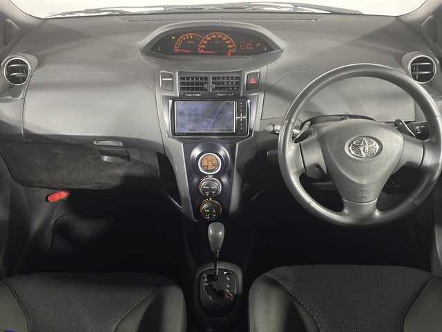 トヨタ ヴィッツ RS 福岡県 2010(平22)年 10.1万km グレーメタリック 純正ナビ/Bluetooth/フルセグ/ETC/CD/DVD/パドルシフト/盗難防止装置/ABS/AAC/スマートキー/プッシュスタート/Wエアバッグ/カーテンエアバッグ