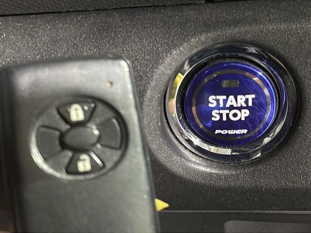 トヨタ ヴィッツ RS 福岡県 2010(平22)年 10.1万km グレーメタリック 純正ナビ/Bluetooth/フルセグ/ETC/CD/DVD/パドルシフト/盗難防止装置/ABS/AAC/スマートキー/プッシュスタート/Wエアバッグ/カーテンエアバッグ