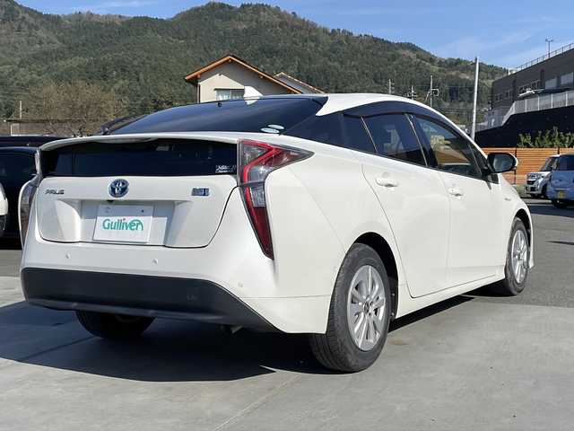 トヨタ プリウス Sセーフティプラス 山梨県 2016(平28)年 5.4万km ホワイトパールクリスタルシャイン ・純正SDナビ/・フルセグTV　BT/・バックカメラ/・レーダークルコン/・オートハイビーム/・前後コーナーセンサー/・レーンキープアシスト/・トヨタセーフティセンス/・ETC/・ヘッドアップディスプレイ