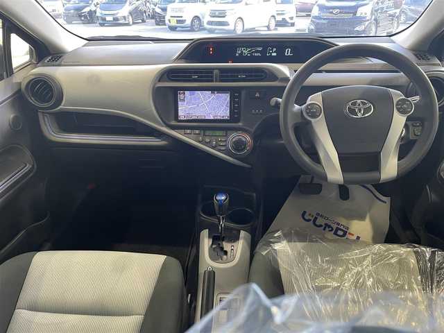 トヨタ アクア S 沖縄県 2014(平26)年 4.8万km ディープアメジストマイカメタリック (株)IDOMが運営する【じしゃロンコザ店】の自社ローン専用車両になりますこちらは現金またはオートローンご利用時の価格です。自社ローンご希望の方は別途その旨お申付け下さい/・プッシュスタート /・ナビ /・TV /・バックカメラ /・Bluetooth接続　/・ETC　/・純正フロアマット　/・アイドリングストップ　/・ABS　/・スマートキー　/・パワーステアリング　/・取扱説明書　/・保証書　
