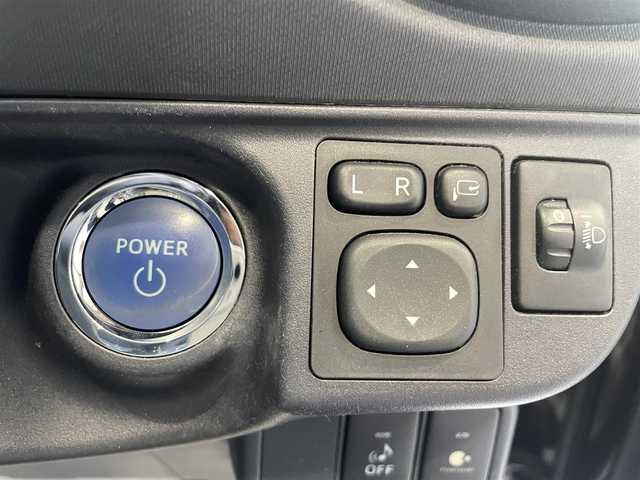 トヨタ アクア S 沖縄県 2014(平26)年 4.8万km ディープアメジストマイカメタリック (株)IDOMが運営する【じしゃロンコザ店】の自社ローン専用車両になりますこちらは現金またはオートローンご利用時の価格です。自社ローンご希望の方は別途その旨お申付け下さい/・プッシュスタート /・ナビ /・TV /・バックカメラ /・Bluetooth接続　/・ETC　/・純正フロアマット　/・アイドリングストップ　/・ABS　/・スマートキー　/・パワーステアリング　/・取扱説明書　/・保証書　