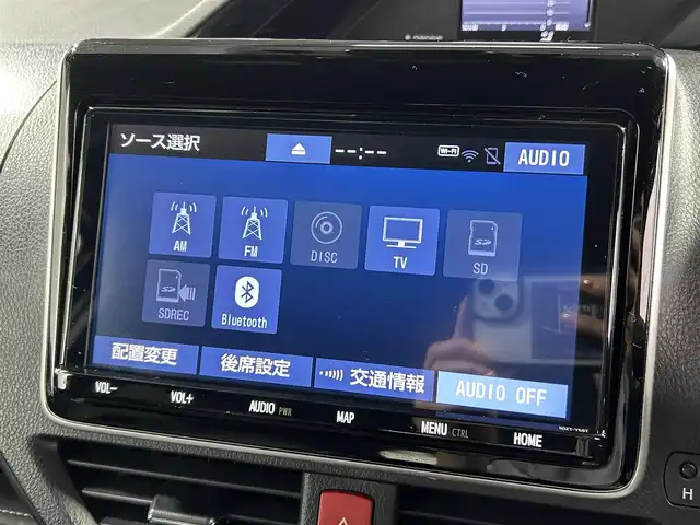 トヨタ エスクァイア ハイブリッド Gi 大阪府 2021(令3)年 2.8万km ブラック 純正9incナビ(フルセグ/DVD再生/Bluetooth) バックカメラ 後席モニター ETC 両側パワースライドドア 革シート シートヒーター 衝突軽減 クルコン トヨタセーフティセンス ドラレコ