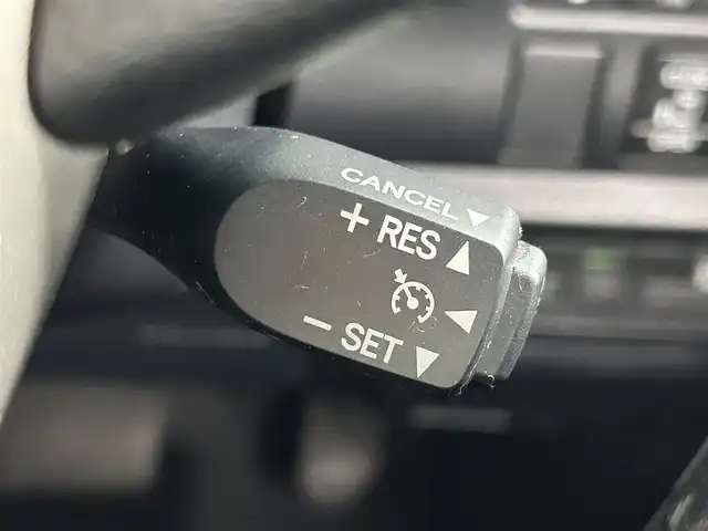 トヨタ エスクァイア ハイブリッド Gi 大阪府 2021(令3)年 2.8万km ブラック 純正9incナビ(フルセグ/DVD再生/Bluetooth) バックカメラ 後席モニター ETC 両側パワースライドドア 革シート シートヒーター 衝突軽減 クルコン トヨタセーフティセンス ドラレコ