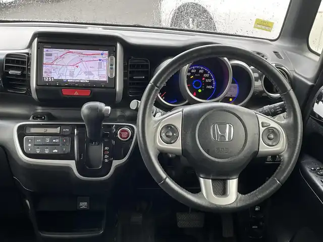 ホンダ Ｎ ＢＯＸ G ターボ SSパッケージ 福岡県 2014(平26)年 8.8万km スマートブラック (株)IDOMが運営する【じしゃロン八幡西店】の自社ローン専用車両になります。こちらは現金またはオートローンご利用時の価格です。自社ローンご希望の方は別途その旨お申付け下さい/スマートキー/純正メモリナビ /Bluetooth/ワンセグ/バックカメラ/両側パワースライドドア/クルーズコントロール/ウィンカーミラー/ETC/HID/オートライト
