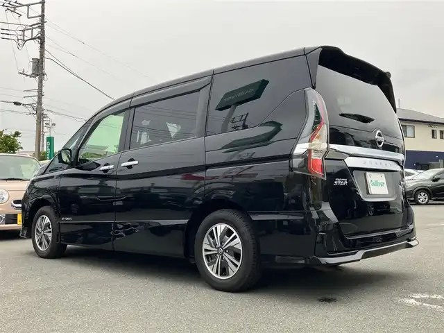 日産 セレナ e－パワー ハイウェイスター V 静岡県 2021(令3)年 4.7万km ダイヤモンドブラック エンジンスタートボタン/取扱説明書/パワーステアリング/パワーウィンドウ/パーキングアシスト/アイドリングストップ/WAC/スマートキー（スペアキー1本）/クルーズコントロール（追従走行：有）/フリップダウンモニター/USB入力端子/ビルトインETC/全方位カメラ/純正SDナビ（BT接続、ワンセグTV、CDチェンジャー）/3列シート/ウォークスルー/社外フロアマット/布系シート/D+N席シートヒーター/両側パワースライドドア/純正アルミホイール/ABS/横滑り防止装置/レーンキープアシスト/オートライト/ナイトビジョン/前後コーナーセンサー/LEDヘッドライト/W+サイドエアバック/衝突軽減システム/ステアリングヒーター