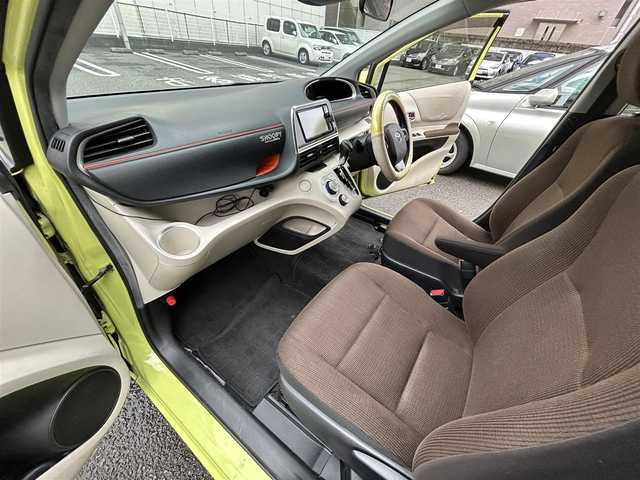 トヨタ シエンタ ハイブリッド G 神奈川県 2016(平28)年 11.4万km エアーイエロー ワンオーナー/Toyota Safety Sense C/・プリクラッシュセーフティシステム/・レーンディパーチャーアラート/・オートマチックハイビーム/・先行車発進告知機能/純正メモリナビ＆フルセグTV/CD/DVD/SD/BT/バックカメラ/ドライブレコーダー/ETC/両側パワースライドドア/LEDライト/フォグランプ/電動格納ミラー/プッシュスタート/スマートキー/Wエアバック/ABS/ドアバイザー/フロアマット/取扱説明書/保証書