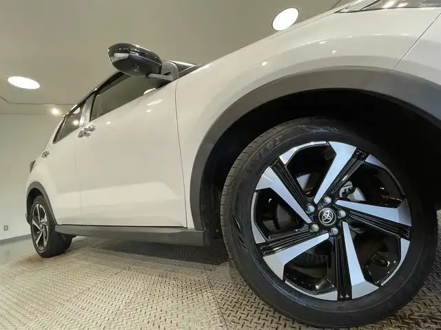 トヨタ ライズ Z 愛知県 2022(令4)年 4万km ブラックマイカメタリック/シャイニングホワイトパール 純正９型ディスプレイオーディオ　/（Bluetooth/フルセグTV/CarPlay/iPod)/パノラマミックビューモニター　/スマートアシスト　/　　-レーダークルーズコントロール　/　　-衝突軽減ブレーキ　/　　-車線逸脱警報/　　-先行車発進お知らせ/　　-オートハイビーム/　　-コーナーセンサー/　　-標識認識機能/ビルトインＥＴＣ　/シートヒーター　/ドライブレコーダー　/ＬＥＤヘッドライト/フォグランプ/オートブレーキホールド機能
