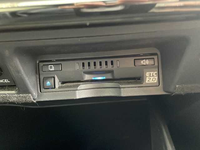 トヨタ クラウン ハイブリッド RS リミテッド 愛知県 2020(令2)年 3.8万km ホワイトパールクリスタルシャイン 衝突被害軽減ブレーキ/純正8インチディスプレイオーディオ（ナビあり）/サンルーフ/全方位カメラ/レーダークルーズコントロール/シートヒーター/エアーシート/フルセグTV/CD/Bluetooth/パワーシート/ヘッドアップディスプレイ/コーナーセンサー/純正アルミホイール/ETC2.0/ブラインドスポットモニター/LEDヘッドライト/ステアリングヒーター/オートマチックハイビーム/ドライブレコーダー/ステアリングスイッチ/スマートキー/プッシュスタート