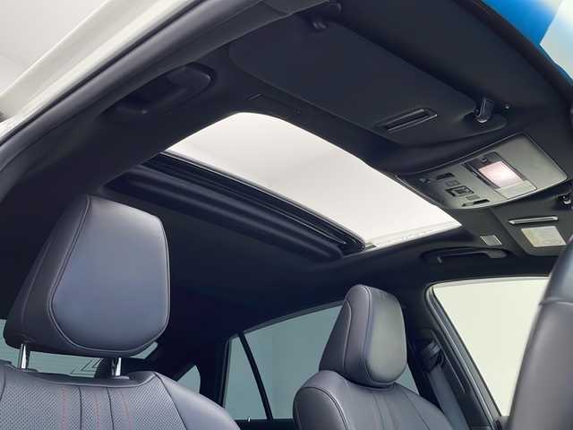 トヨタ クラウン ハイブリッド RS リミテッド 愛知県 2020(令2)年 3.8万km ホワイトパールクリスタルシャイン 衝突被害軽減ブレーキ/純正8インチディスプレイオーディオ（ナビあり）/サンルーフ/全方位カメラ/レーダークルーズコントロール/シートヒーター/エアーシート/フルセグTV/CD/Bluetooth/パワーシート/ヘッドアップディスプレイ/コーナーセンサー/純正アルミホイール/ETC2.0/ブラインドスポットモニター/LEDヘッドライト/ステアリングヒーター/オートマチックハイビーム/ドライブレコーダー/ステアリングスイッチ/スマートキー/プッシュスタート