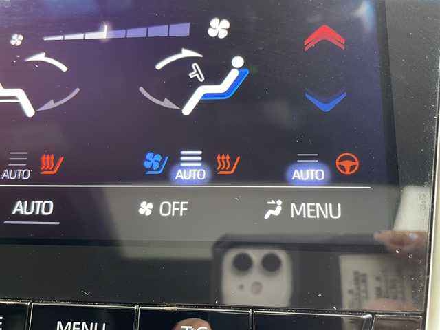 トヨタ クラウン ハイブリッド RS リミテッド 愛知県 2020(令2)年 3.8万km ホワイトパールクリスタルシャイン 衝突被害軽減ブレーキ/純正8インチディスプレイオーディオ（ナビあり）/サンルーフ/全方位カメラ/レーダークルーズコントロール/シートヒーター/エアーシート/フルセグTV/CD/Bluetooth/パワーシート/ヘッドアップディスプレイ/コーナーセンサー/純正アルミホイール/ETC2.0/ブラインドスポットモニター/LEDヘッドライト/ステアリングヒーター/オートマチックハイビーム/ドライブレコーダー/ステアリングスイッチ/スマートキー/プッシュスタート