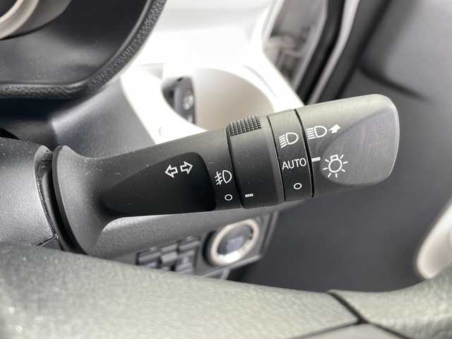 ダイハツ ムーヴ キャンバス ストライプス G 岩手県 2023(令5)年 0.9万km シャイニングホワイトパール/サンドベージュメタリック 9インチディスプレイオーディオ/AM/FM/Bluetooth/フルセグTV/バックカメラ/両側パワースライドドア/衝突被害軽減ブレーキ/横滑り防止装置/スマートパノラマパーキングアシスト/ドリンクコースターマット/コーナーセンサー/アイドリングストップ/シートヒーター/オートライト/LEDヘッドライト/フォグランプ/スマートキー/プッシュスタート/電動格納ミラー/純正キャップ14インチスチールホイール/スタッドレスタイヤ(スチール)車載/純正フロアマット/純正ドアバイザー/保証書/取扱説明書
